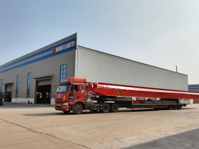 4臺(tái)電動(dòng)單梁起重機(jī)，LD10t-26.53m，發(fā)往浙江交付客戶使用。